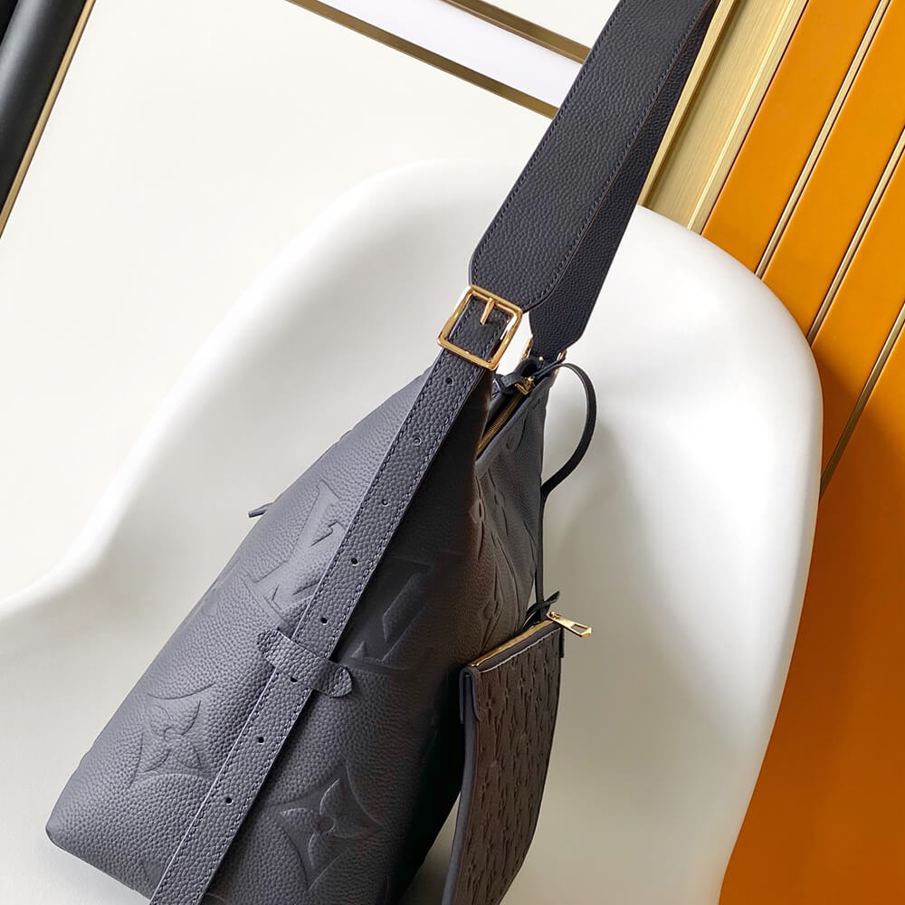 LV  CarryAll MM