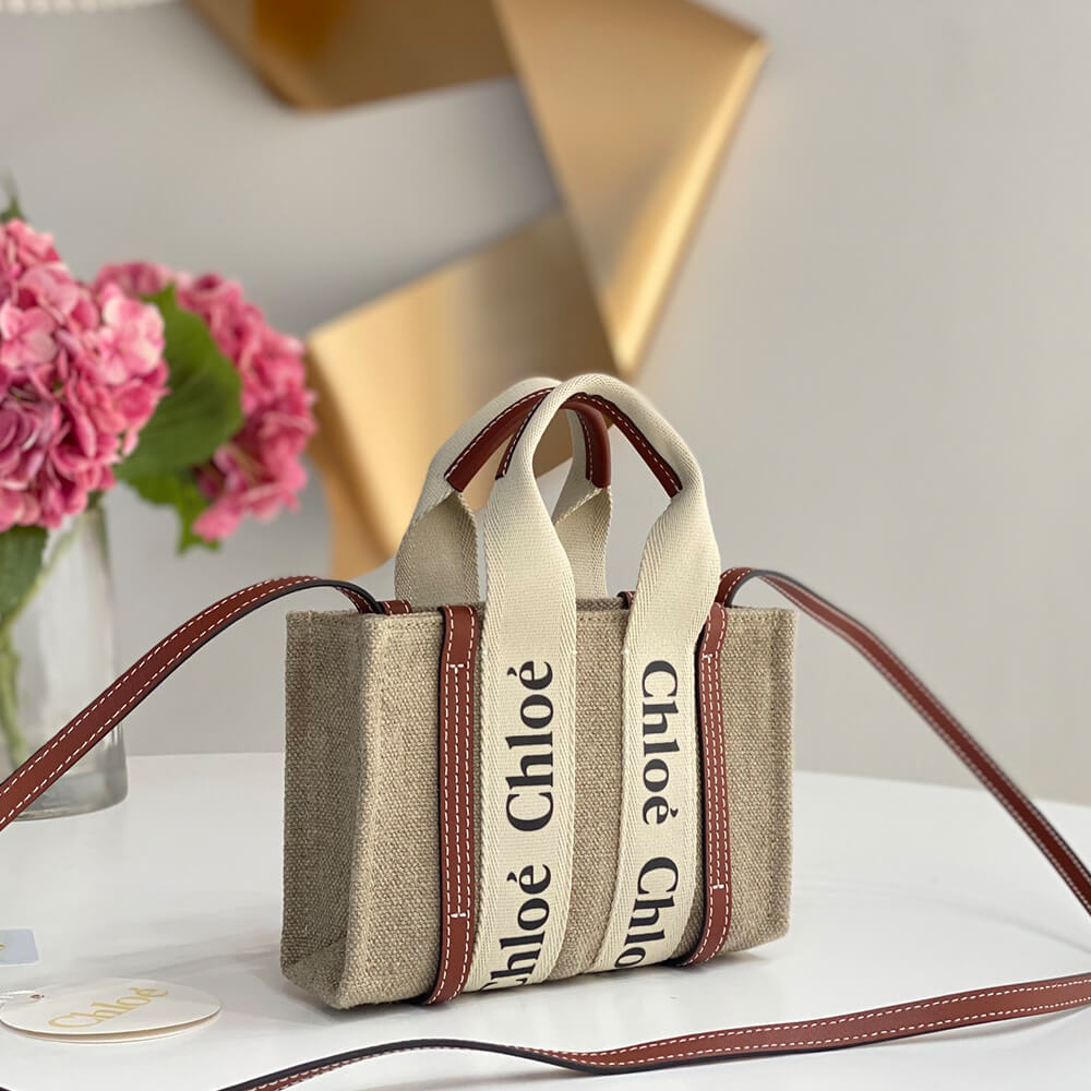 Chloe Mini Woody tote bag in linen