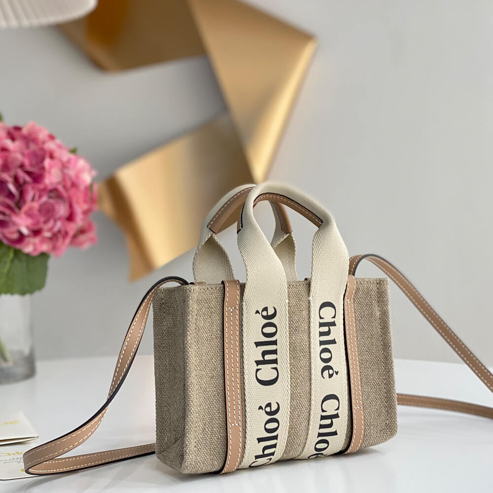 Chloe Mini Woody tote bag in linen