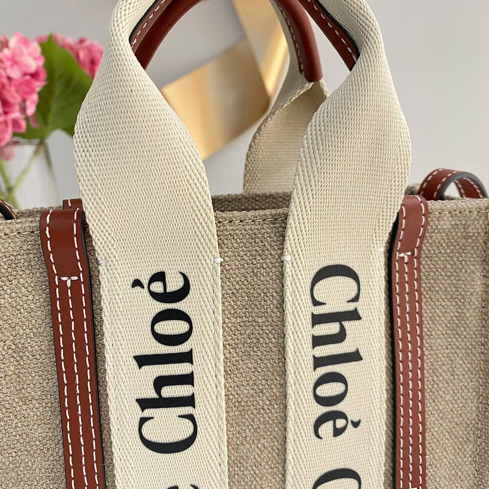 Chloe Mini Woody tote bag in linen